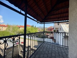 Meštiansky dom v centre Banskej Bystrice a parkovaním pre 24 áut D135Z — foto 17