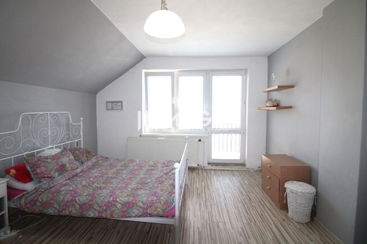REZERVOVANÝ RODINNÝ DOM S KOZUBOM, NIŽNÉ LADIČKOVCE — foto 12