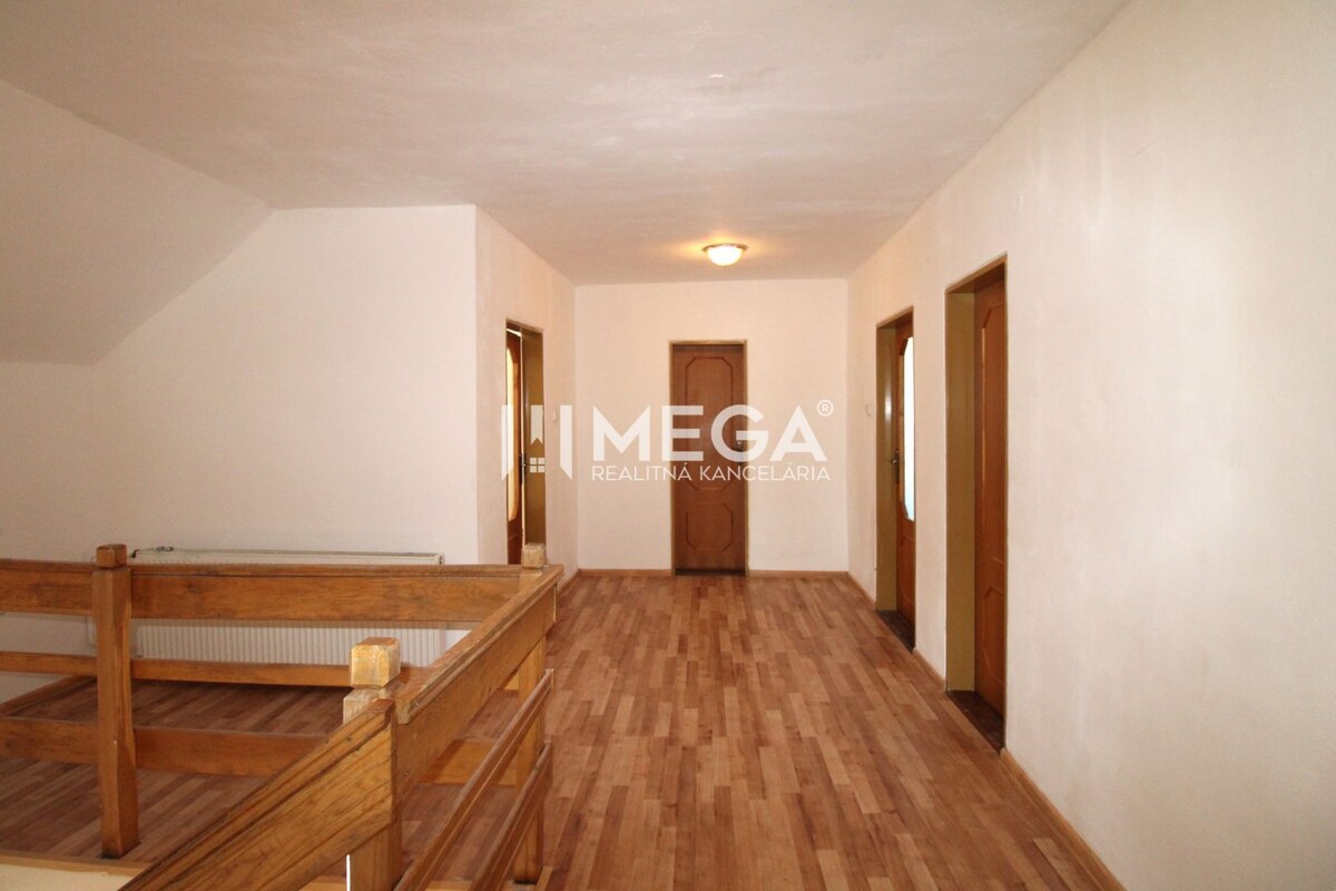 REZERVOVANÝ RODINNÝ DOM S KOZUBOM, NIŽNÉ LADIČKOVCE — foto 17