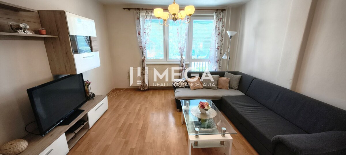 REZERVOVANÝ RODINNÝ DOM S KOZUBOM, NIŽNÉ LADIČKOVCE — foto 5
