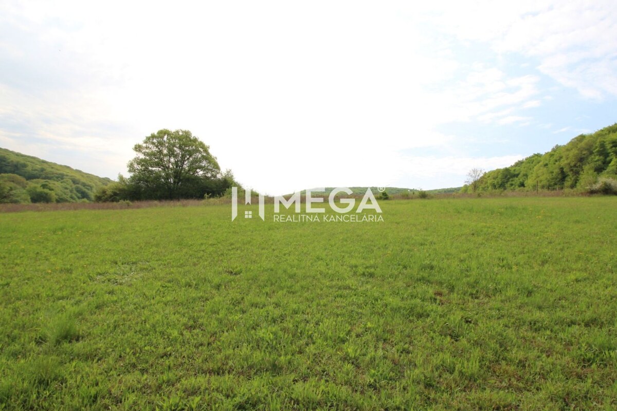 NA PREDAJ POZEMOK V SRDCI PRÍRODY - VYŠNÝ KAZIMÍR 1166 m² — foto 2
