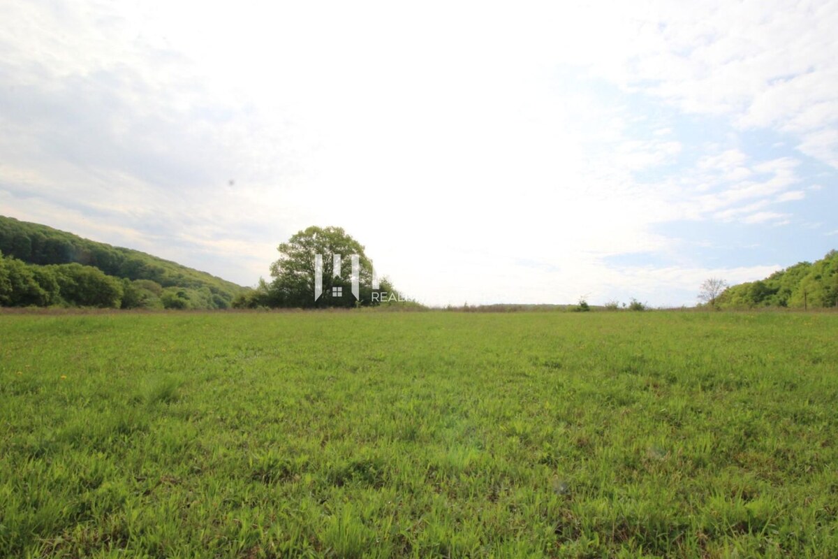 NA PREDAJ POZEMOK V SRDCI PRÍRODY - VYŠNÝ KAZIMÍR 1166 m² — foto 3