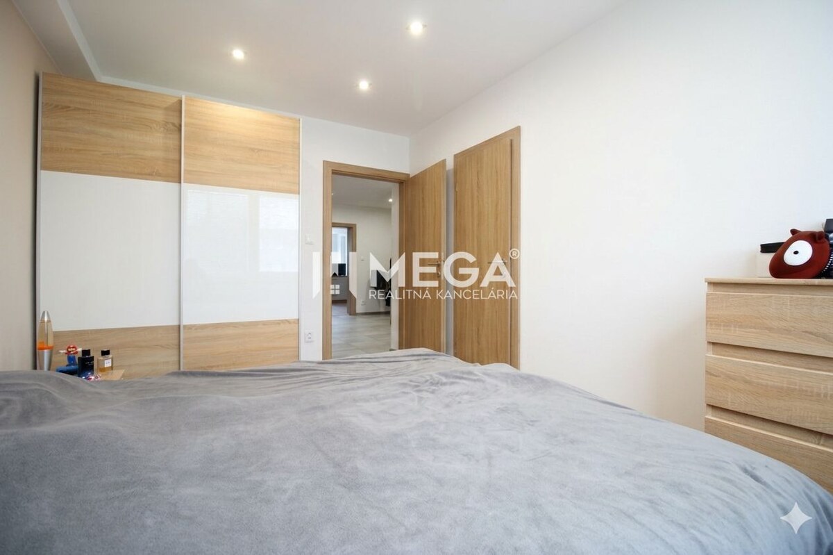 ZNÍŽENÁ CENA EXKLUZÍVNE NA PREDAJ: 3-IZBOVÝ BYT 94 m² | PARKOVACIE MIE — foto 8