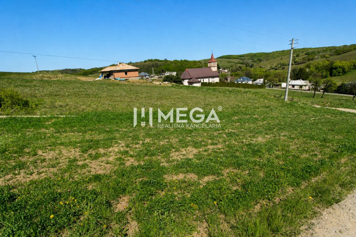 NA PREDAJ: Priestranný pozemok 2126 m² obec Víťazovce – ideálny na výs — foto 2