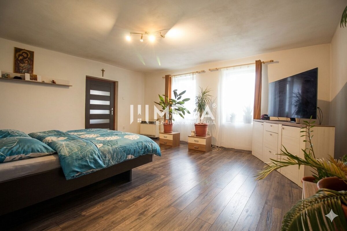 NA PREDAJ EXKLUZÍVNE: Rodinný dom s veľkým pozemkom - Veľká Ida — foto 10