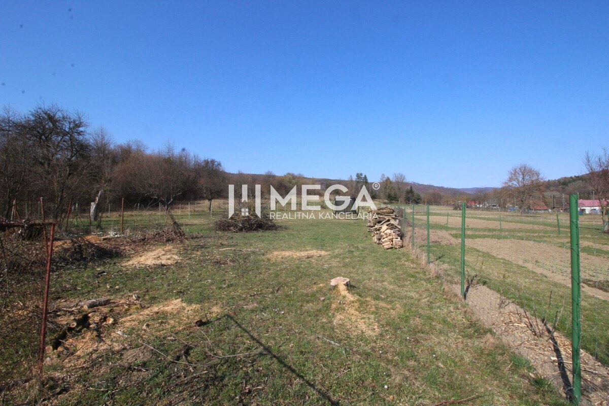 NA PREDAJ VÝRAZNÁ ZĽAVA: Rozostavaná stavba s kráľovským pozemkom a bo — foto 11