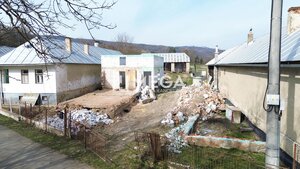 NA PREDAJ VÝRAZNÁ ZĽAVA: Rozostavaná stavba s kráľovským pozemkom a bo — foto 2