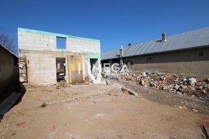 NA PREDAJ VÝRAZNÁ ZĽAVA: Rozostavaná stavba s kráľovským pozemkom a bo — foto 5