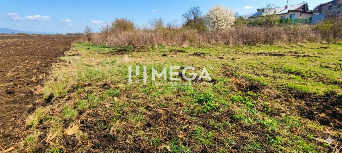 NA PREDAJ: Investičný pozemok s potenciálom pre 3 rodinné domy – Košic — foto 6