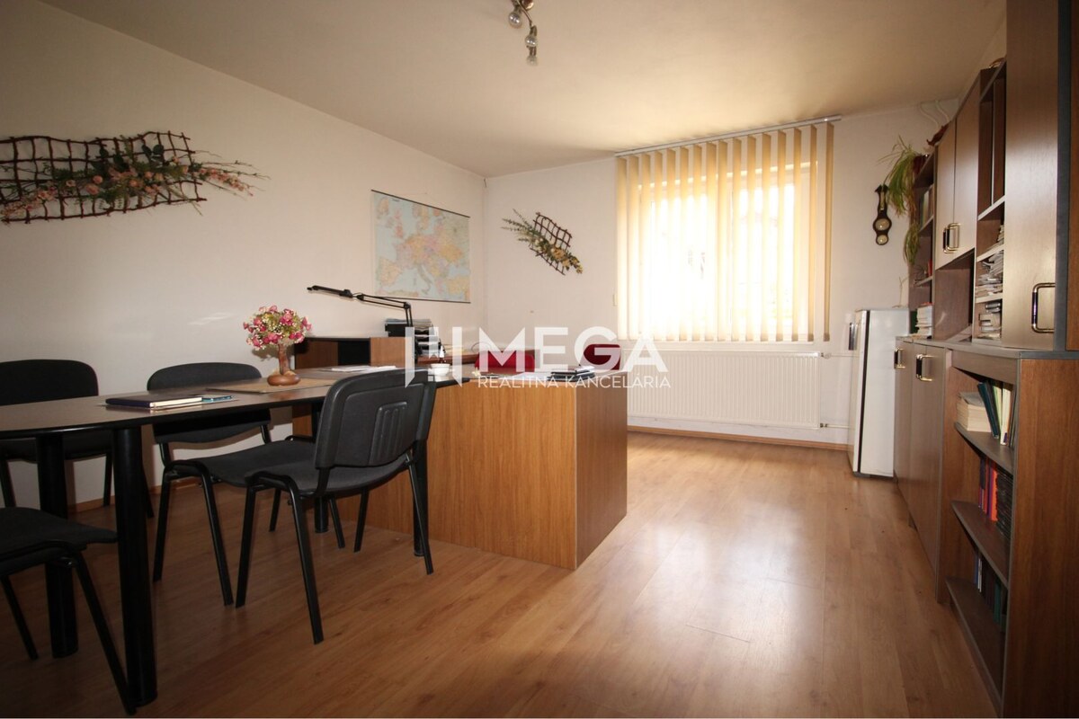 NA PREDAJ: Výnimočná nehnuteľnosť vo Vranove nad Topľou — foto 6