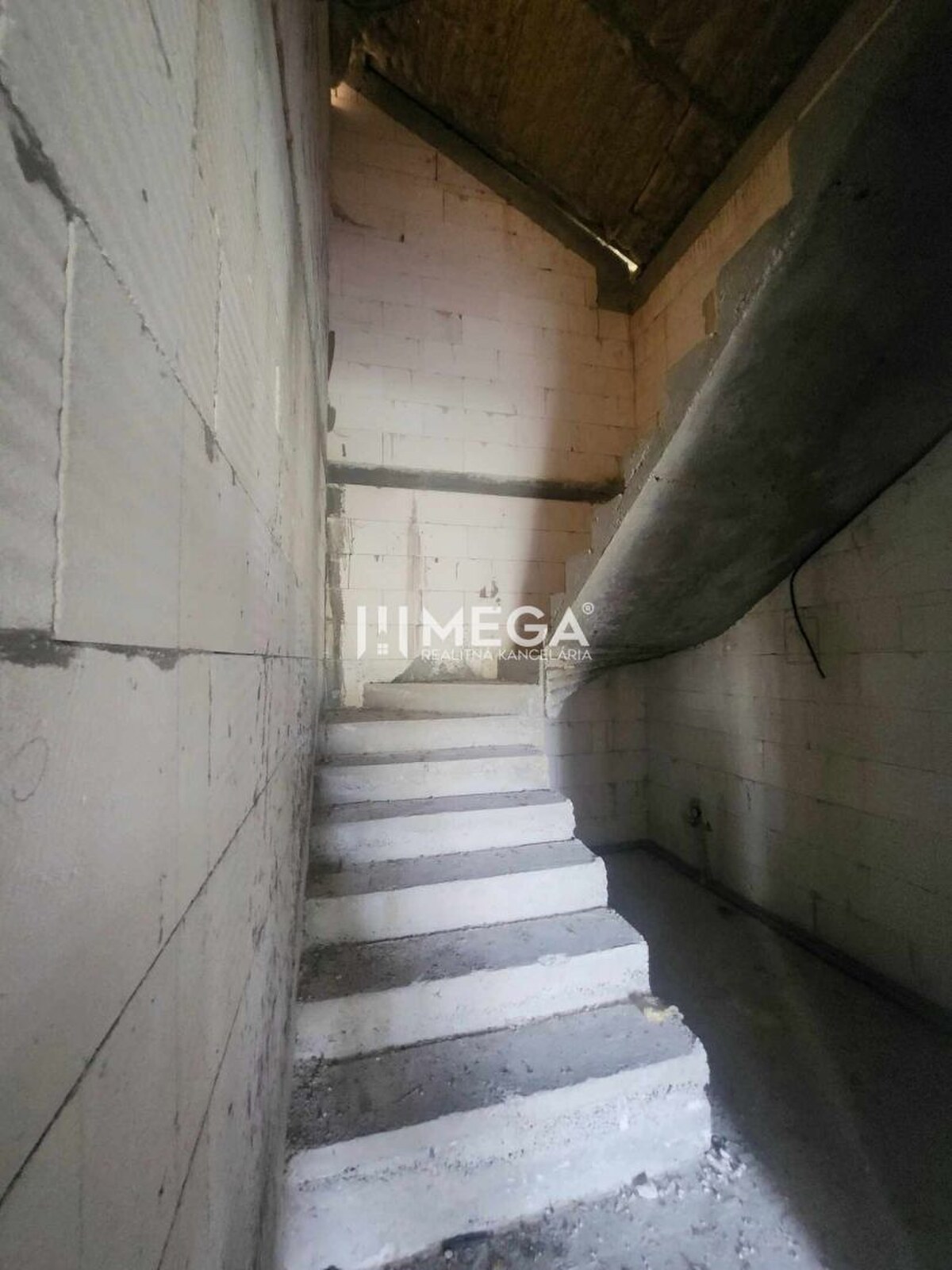Na predaj uzavretá hrubá stavba RD, Svinica, Košice - okolie — foto 14