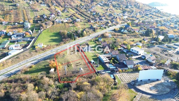 EXKLUZÍVNE NA PREDAJ 1303,5 m2 POZEMOK NA ZEMPLÍNSKEJ ŠÍRAVE