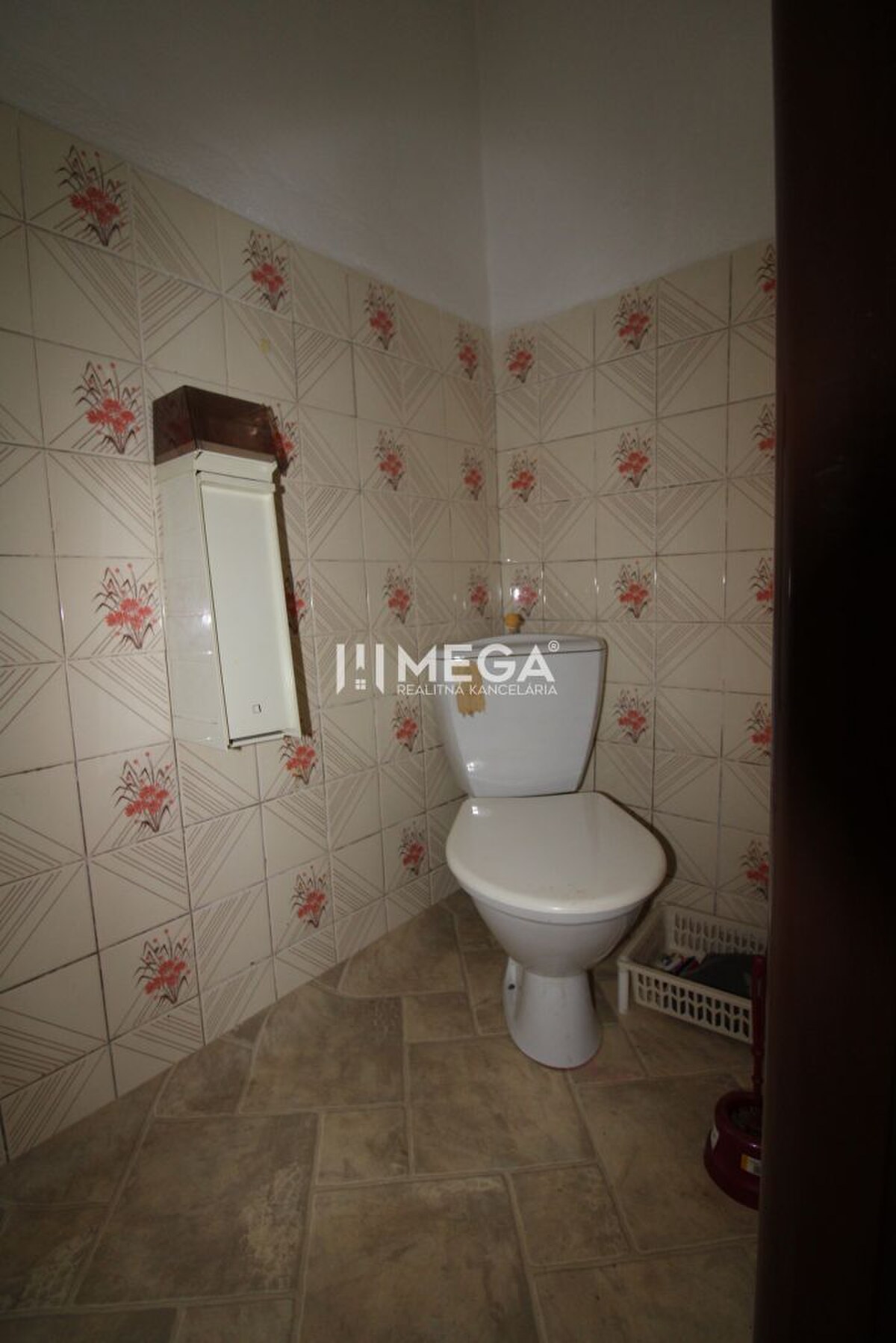 Na predaj - priestranný rodinný dom v Snine na pozemku 729 m² — foto 13