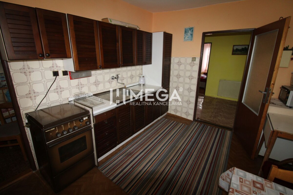 Na predaj - priestranný rodinný dom v Snine na pozemku 729 m² — foto 5