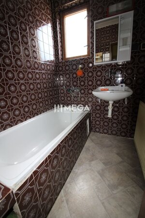 Na predaj - priestranný rodinný dom v Snine na pozemku 729 m² — foto 12