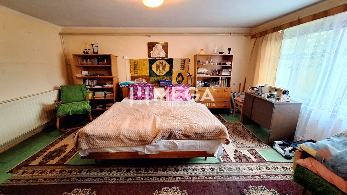 EXKLUZÍVNE NA PREDAJ:  3.podlažný dom v meste Snina — foto 5