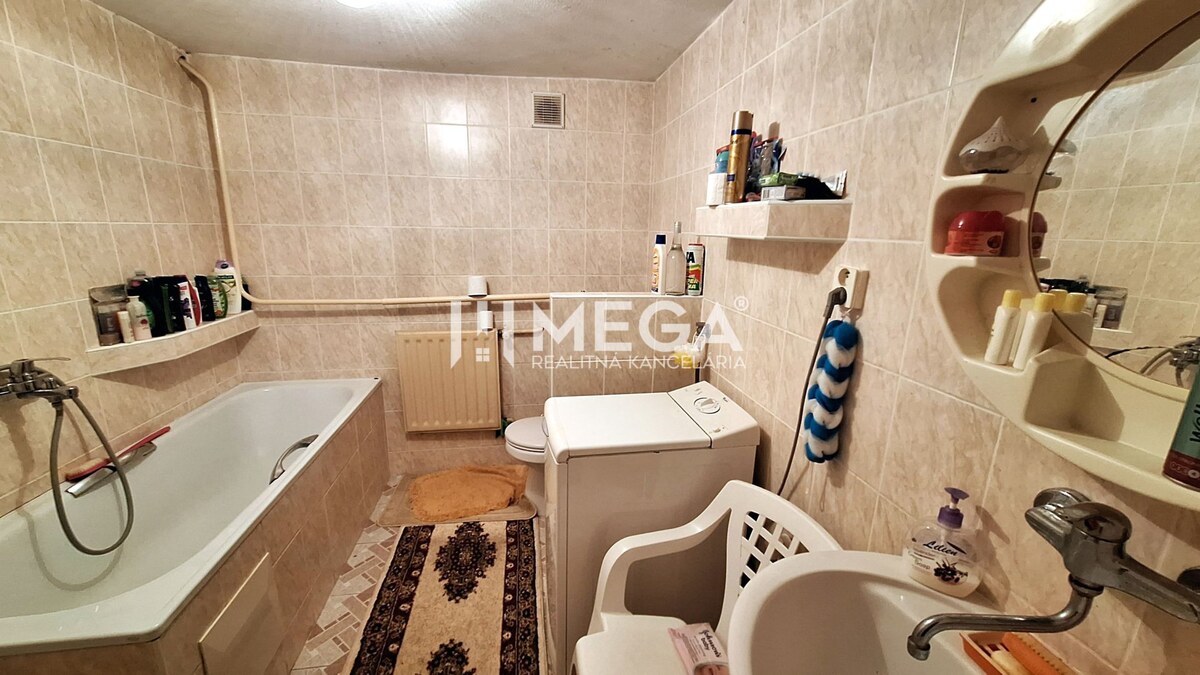 EXKLUZÍVNE NA PREDAJ:  3.podlažný dom v meste Snina — foto 8