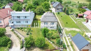 NA PREDAJ - Rodinný dom s pozemkom 3 277 m² v Snine — foto 1