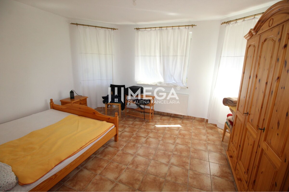 Na predaj rodinný dom s obrovským pozemkom – Pčoline — foto 10