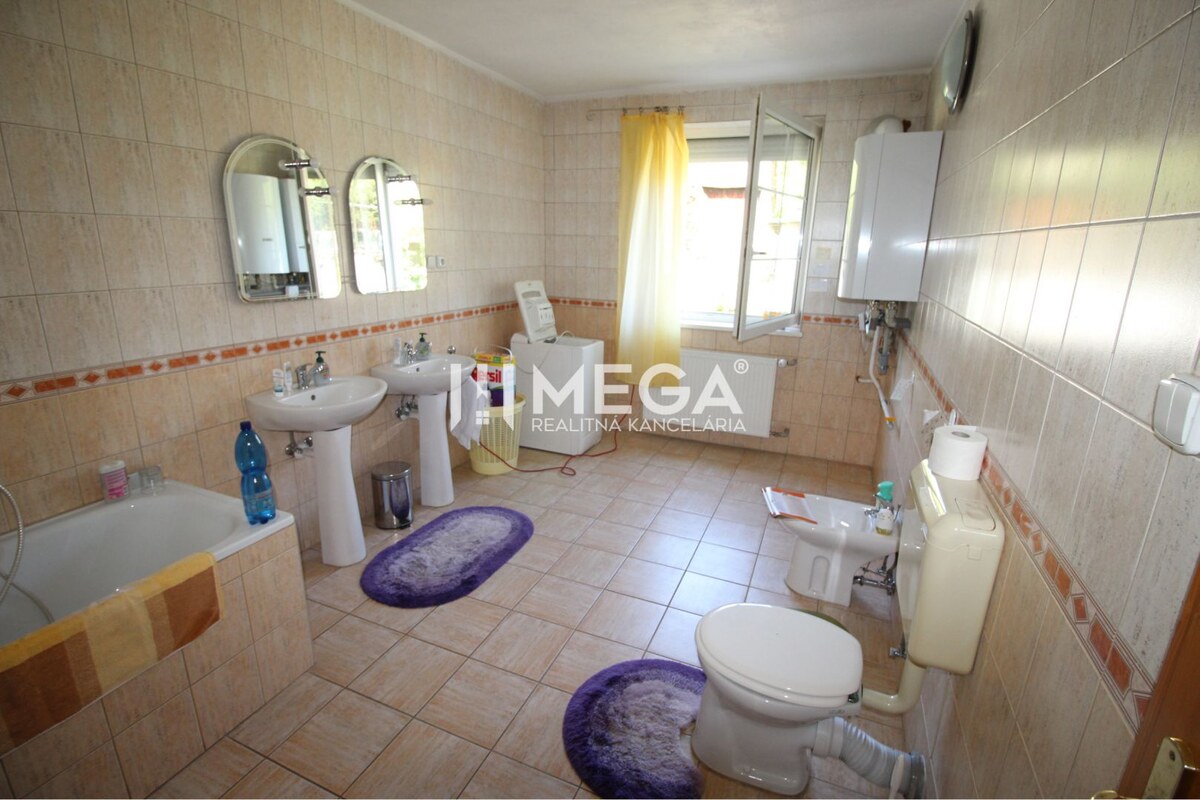 Na predaj rodinný dom s obrovským pozemkom – Pčoline — foto 11