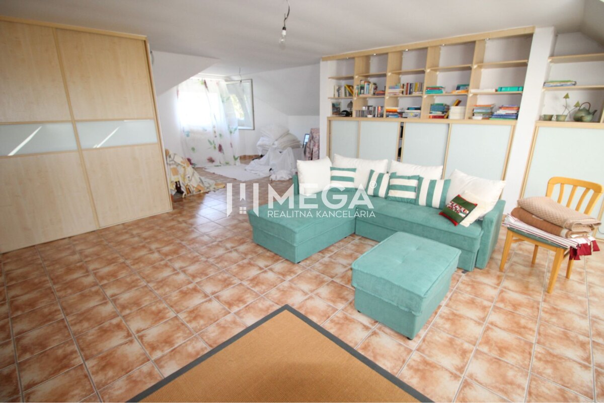 Na predaj rodinný dom s obrovským pozemkom – Pčoline — foto 19