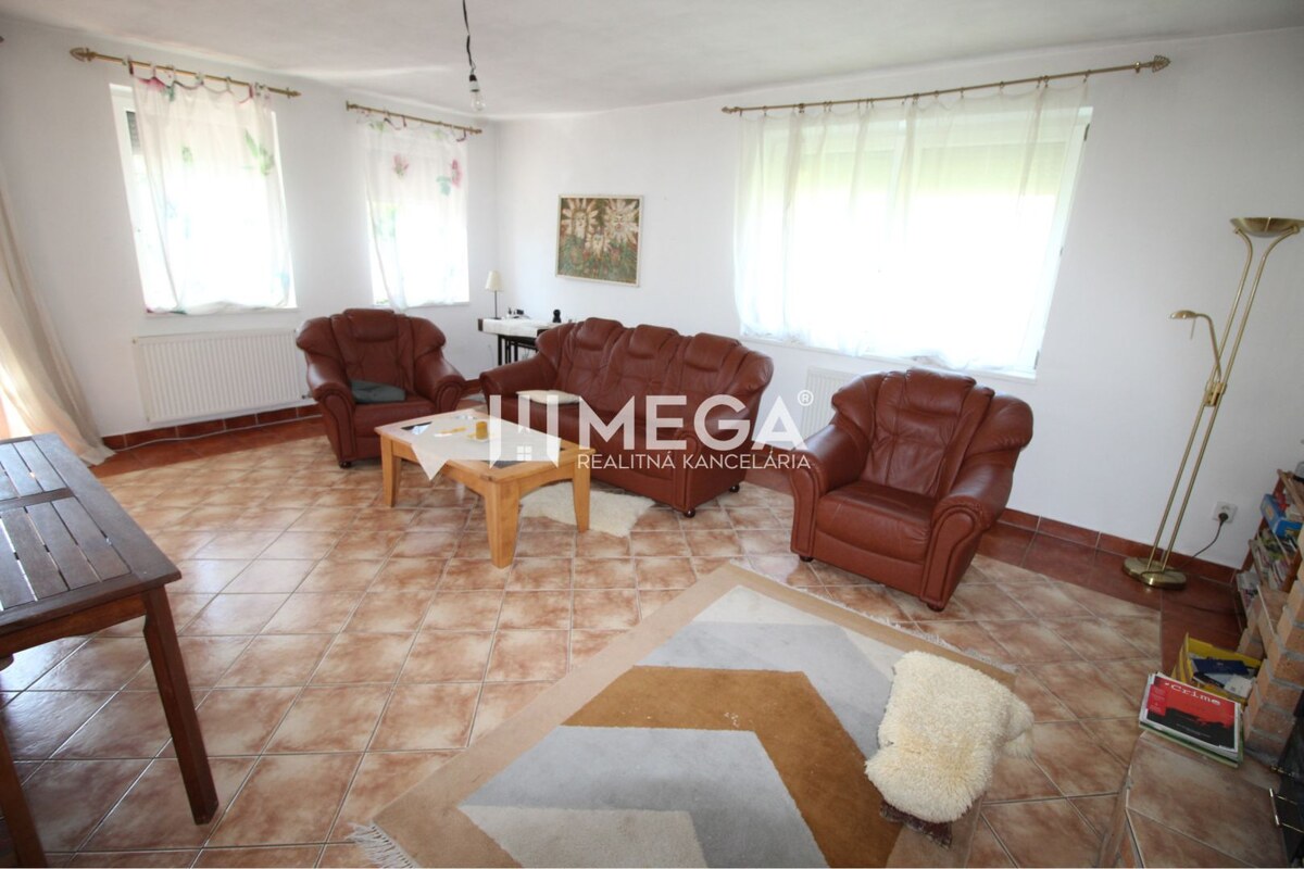 Na predaj rodinný dom s obrovským pozemkom – Pčoline — foto 7