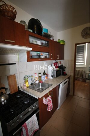 Na predaj - zrekonštruovaný 2-izbový byt Snina — foto 6