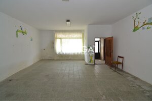 Prenájom časti komerčnej budovy na podnikanie – Stakčín — foto 4