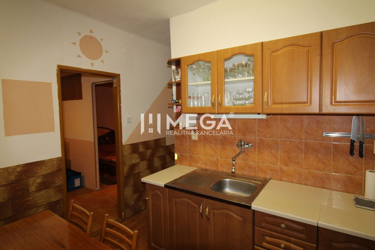 Na predaj: Ideálny byt na rekonštrukciu – 4 izby, Snina — foto 3