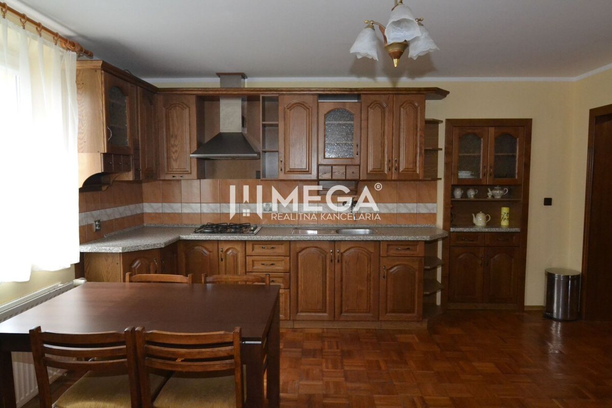 PREDAJ RODINNÉHO DOMU so záhradou KRÁSNY BROD — foto 7