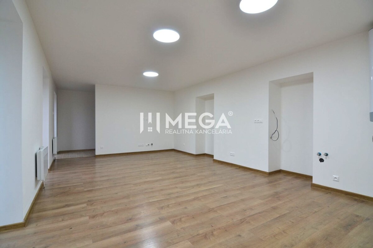 PREDAJ MODERNE ZREKONŠTRUOVANÝCH BYTOV V STRÁŽSKOM (BYT E) — foto 5