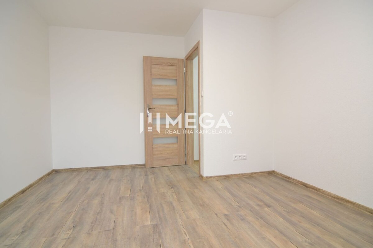 PREDAJ MODERNE ZREKONŠTRUOVANÝCH BYTOV V STRÁŽSKOM (BYT H) — foto 13