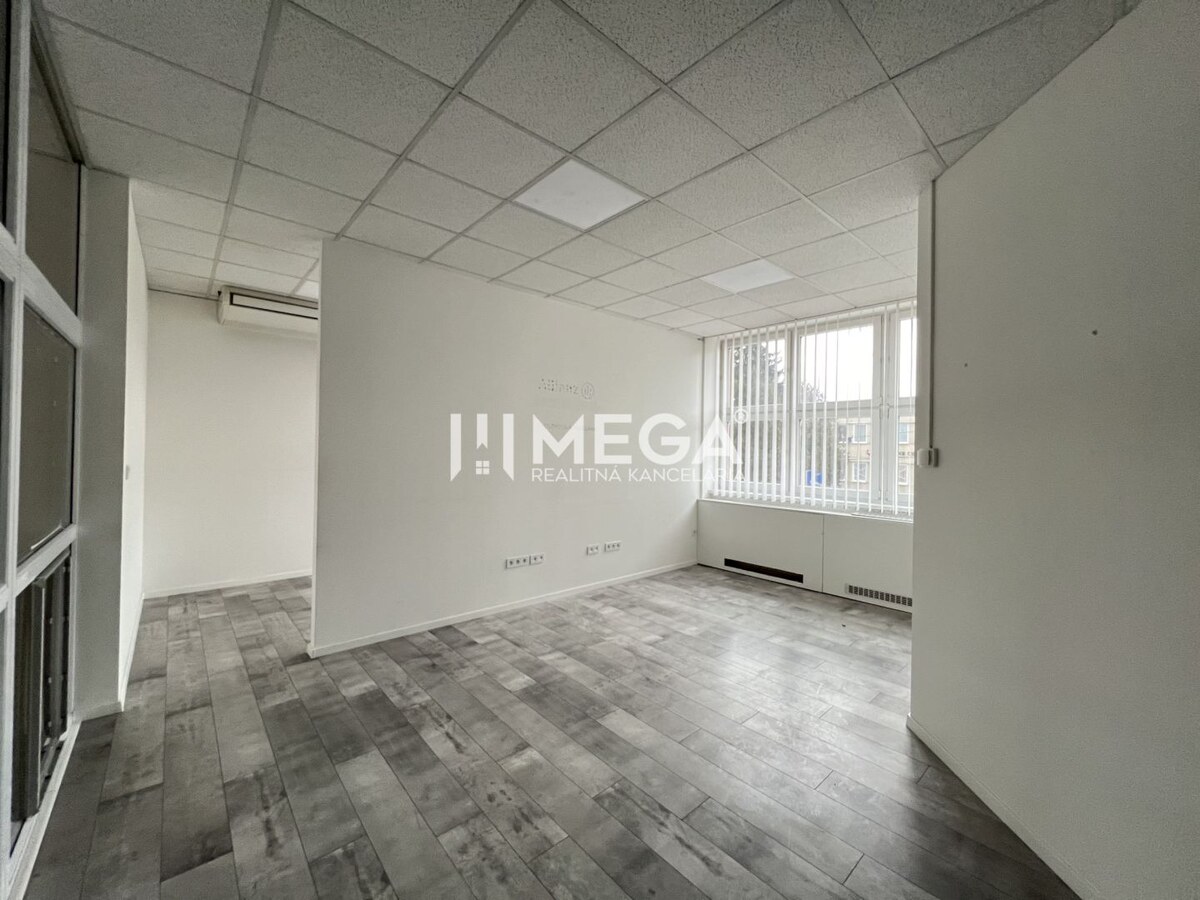 Na prenájom kancelárie v centre mesta Stropkov — foto 3
