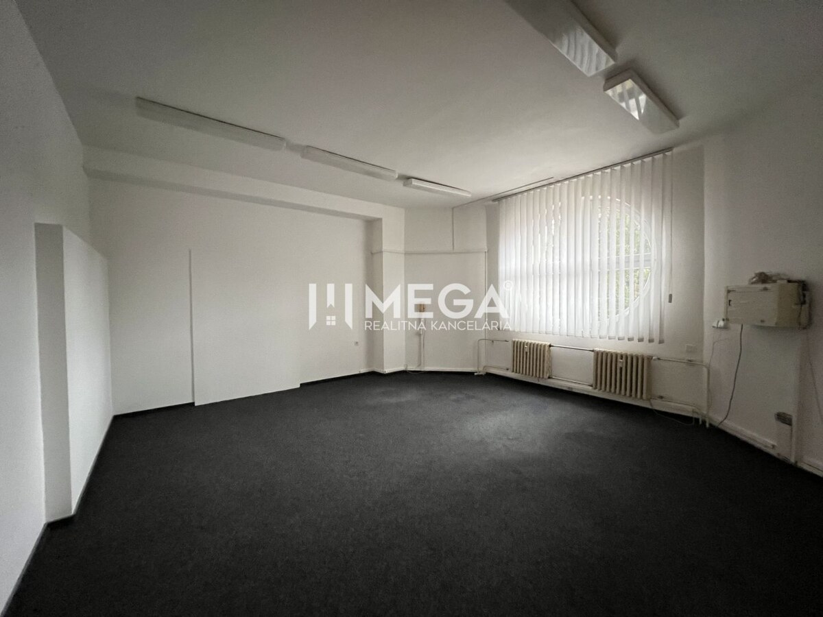 Na prenájom kancelárie v centre mesta Stropkov — foto 4