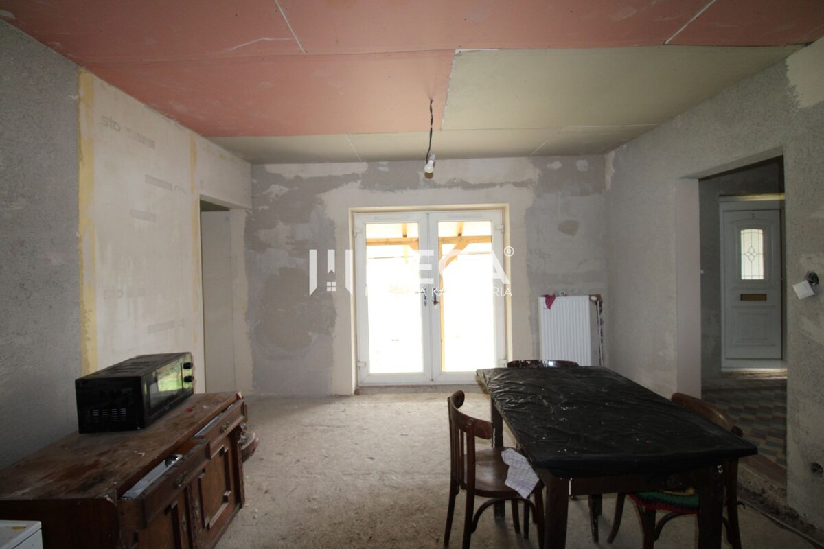 Na predaj - Dom s veľkým pozemkom v Pakostove — foto 11