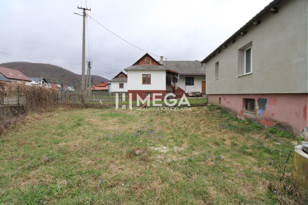 Na predaj - Dom s veľkým pozemkom v Pakostove — foto 19