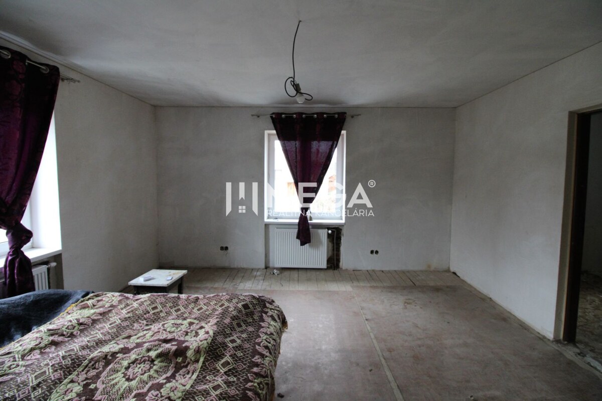 Na predaj - Dom s veľkým pozemkom v Pakostove — foto 3