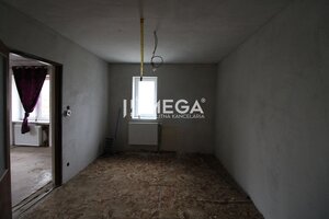 Na predaj - Dom s veľkým pozemkom v Pakostove — foto 6