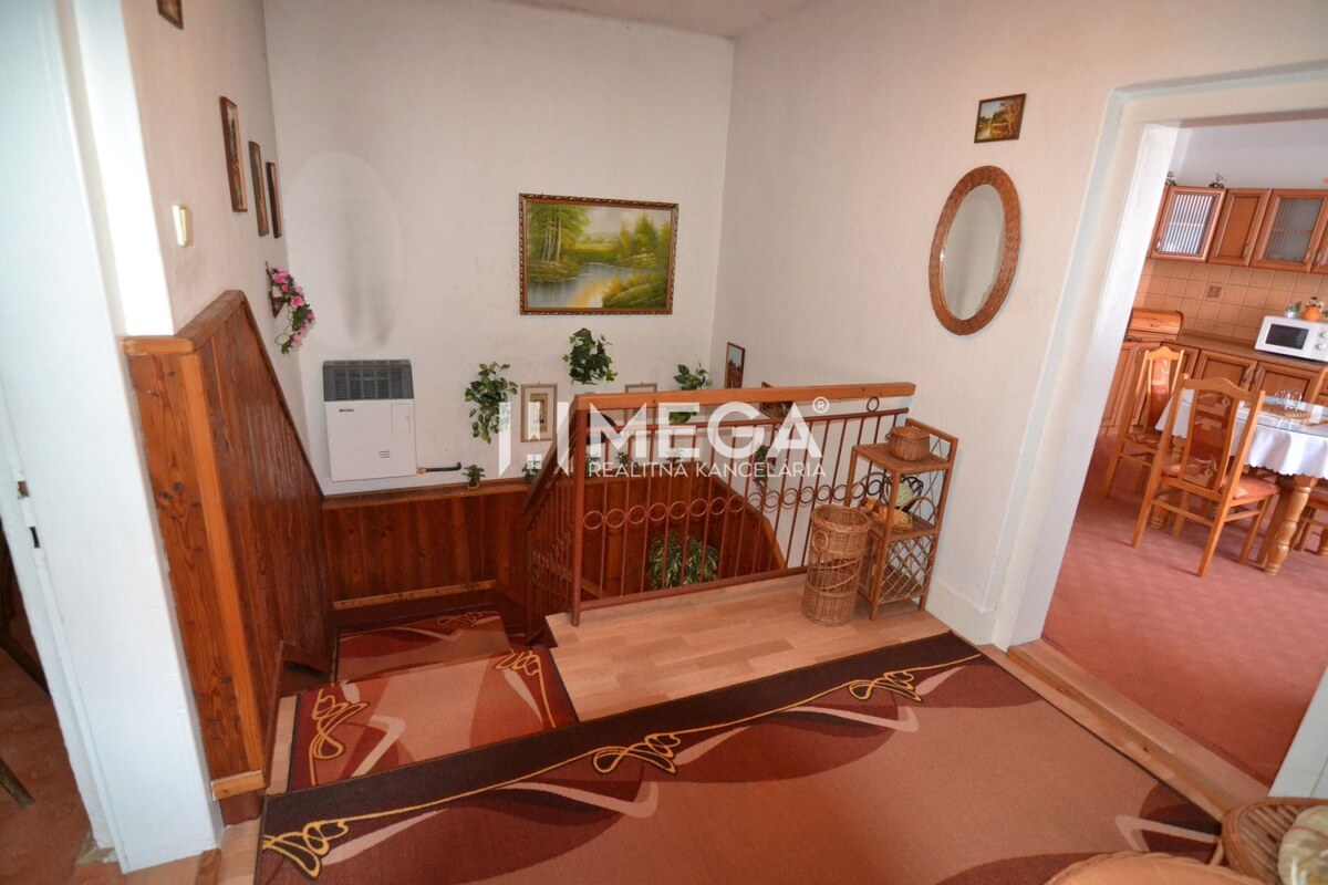 Rezervované - Na predaj rodinný dom v obci Hažín nad Cirochou, exkluzí — foto 11