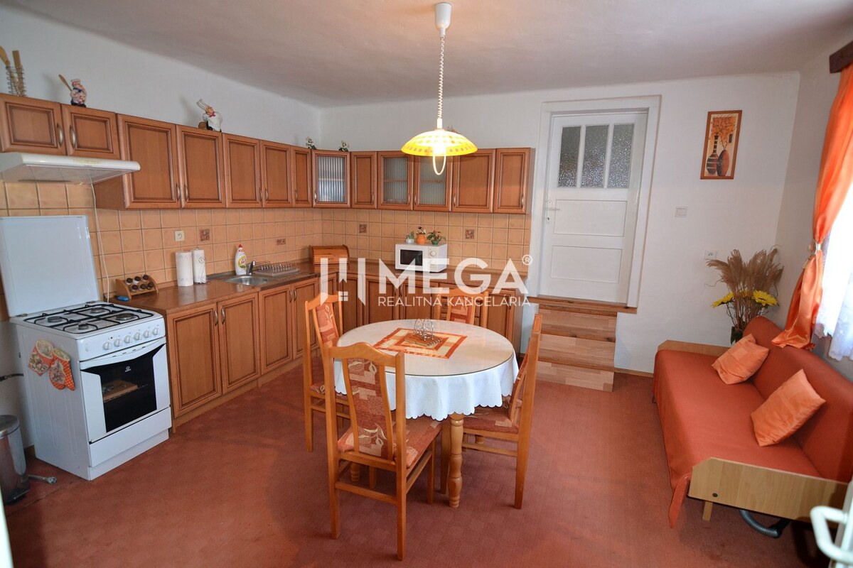 Rezervované - Na predaj rodinný dom v obci Hažín nad Cirochou, exkluzí — foto 7