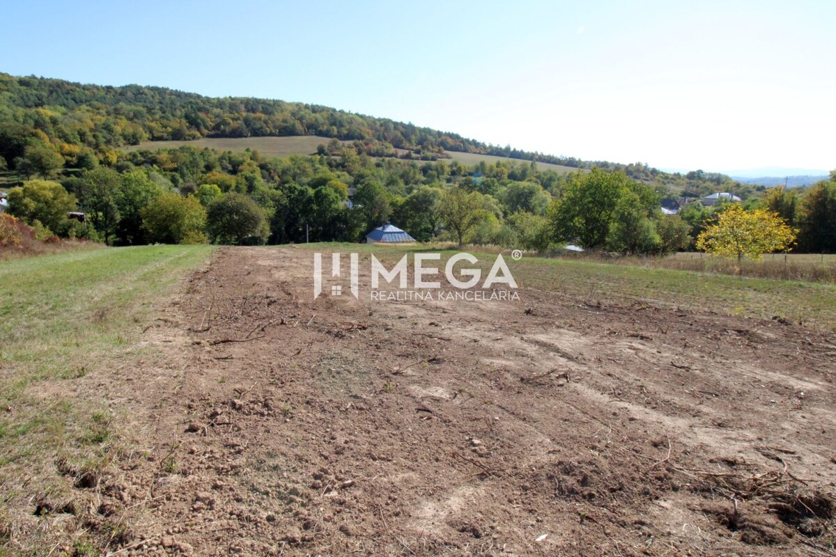 Na predaj pozemok aj na výstavbu v obci Vyšné Ladičkovce — foto 8