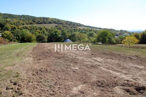 Na predaj pozemok aj na výstavbu v obci Vyšné Ladičkovce — foto 8