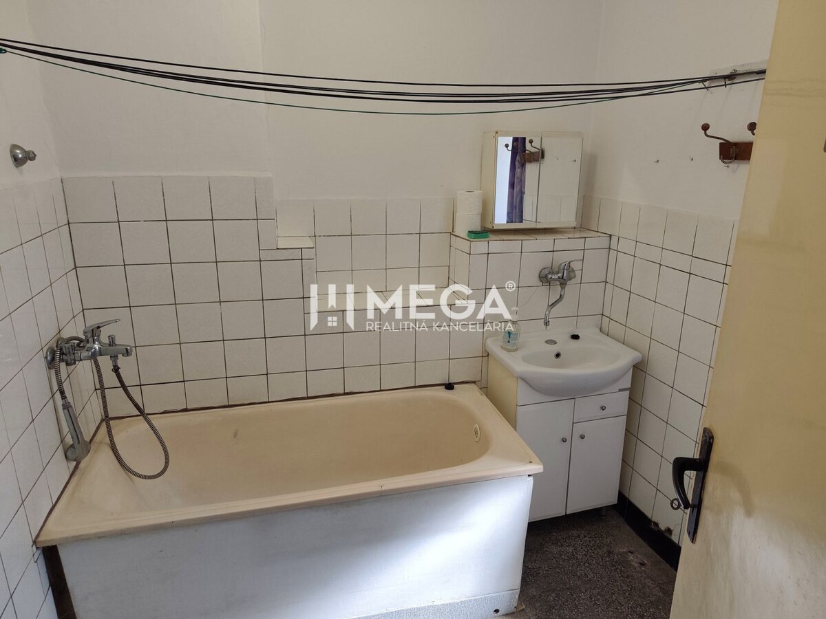 Na predaj 3 izbový byt so záhradou za super cenu - Snina — foto 8