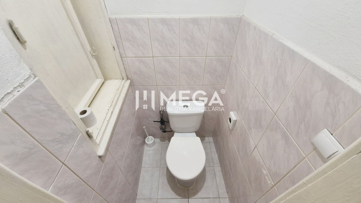 PRENÁJOM OBCHODNÉHO PRIESTORU PRIAMO V CENTRE HUMENNÉHO — foto 12
