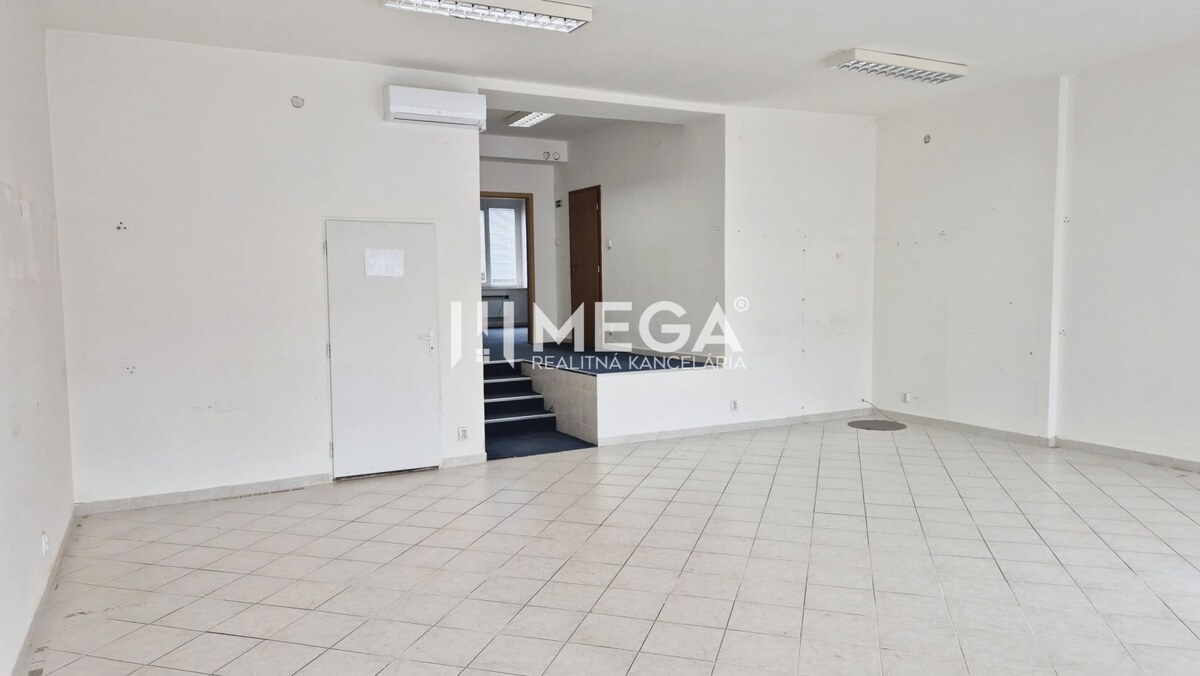PRENÁJOM OBCHODNÉHO PRIESTORU PRIAMO V CENTRE HUMENNÉHO — foto 6