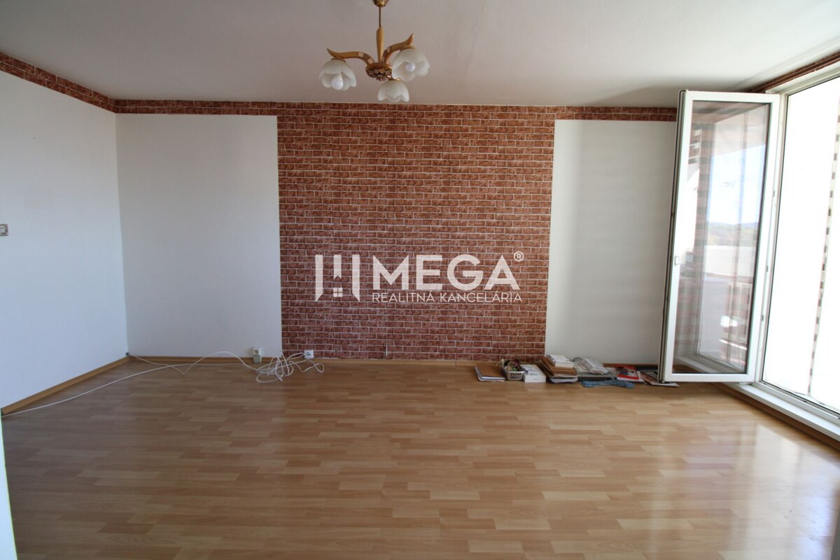 NA PREDAJ - 3 izbový byt na Sídlisku III. v meste Humenné — foto 3