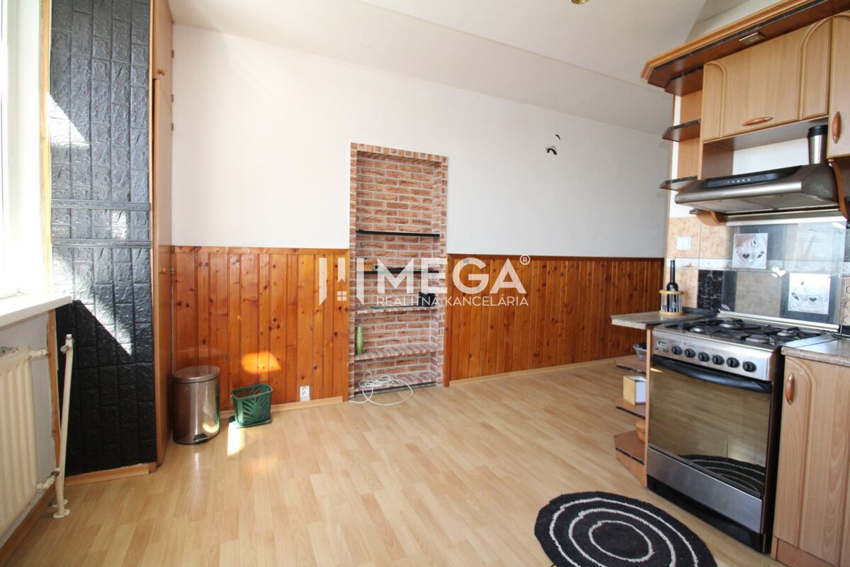 NA PREDAJ - 3 izbový byt na Sídlisku III. v meste Humenné — foto 7