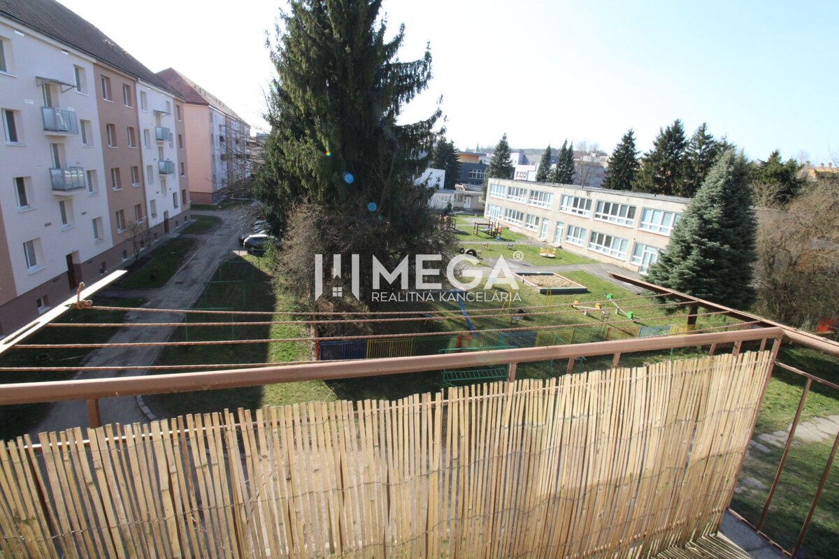 PREDANÉ - 2 iz. byt s balkónom blízko centra mesta Humenné — foto 10