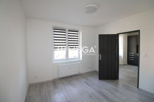 PREDANÉ - 2 iz. byt s balkónom blízko centra mesta Humenné — foto 8