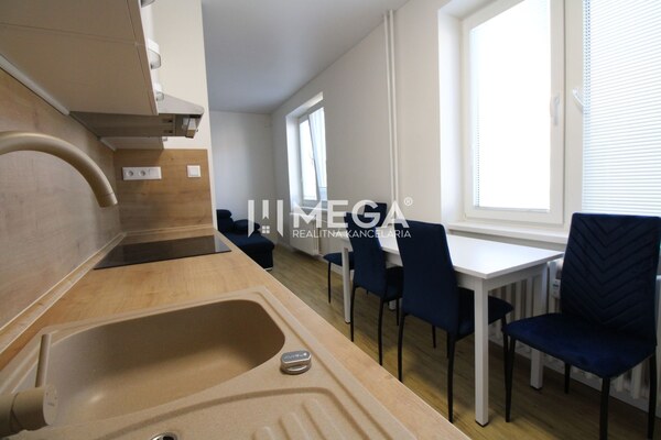 REZERVOVANÉ -  Zariadený 2 izbový byt s balkónom, Dobrianského, Humenn